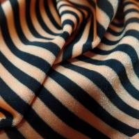  lycra satine a fines rayures orange et noir7