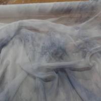 Achat mousseline de soie gris clair imprime bleu marine