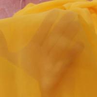 Achat tissu crepe de soie tres fin ton jaune soleil