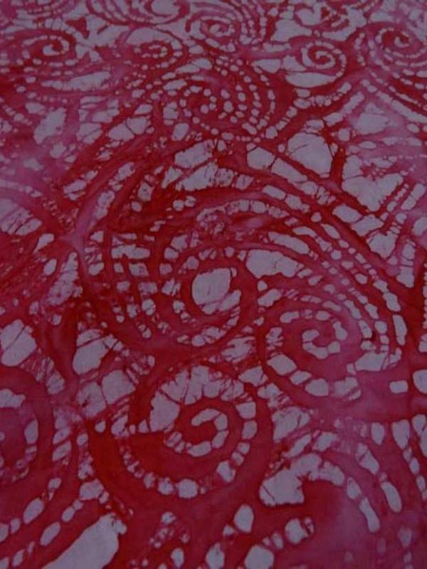 Batik motif en camaieu de rose motifs fossile