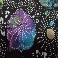 Batik noir motif fleurs rose mauve bleu vert0