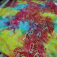 Batik ton rouge jaune bleu