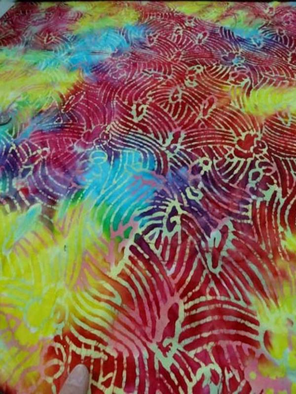 Batik ton rouge jaune bleu