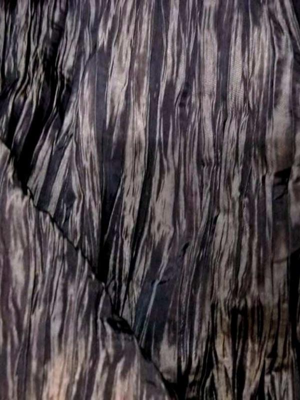 Beau taffetas froisse plisse marron reflets noir en 1 25m de l3