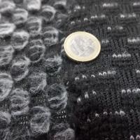 Belle maille de laine faconne ton gris et noir 8