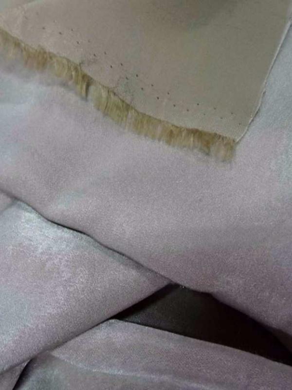 Belle microfibre chatoyante ton beige