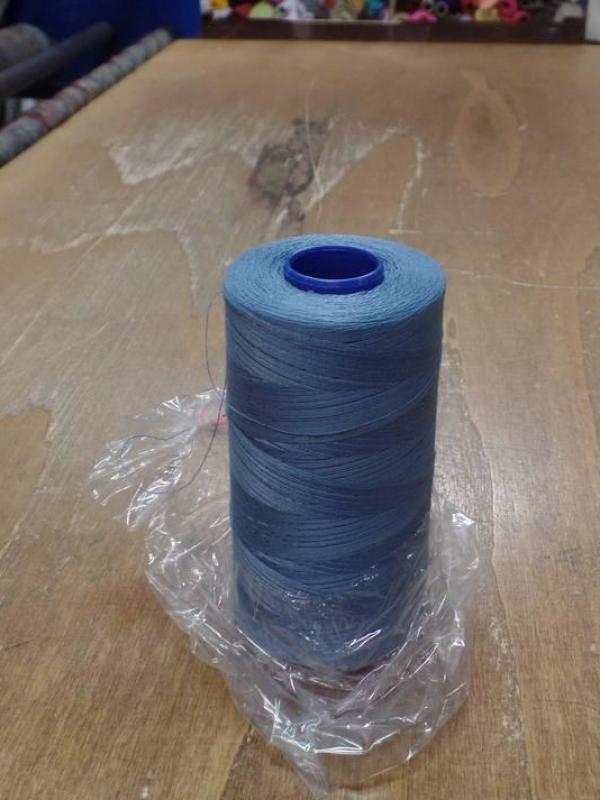 Cone de fil 5000 metres dmc couleur bleu 35 1074 4009