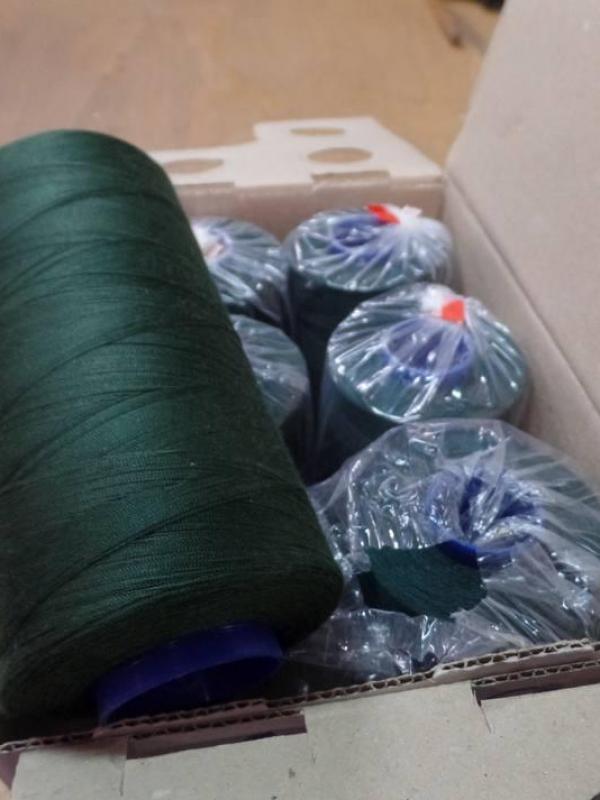 Cone de fil 5000 metres dmc couleur vert 1074 4734