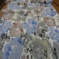 Coton blanc imprime fleurs bleu taupe et gris8
