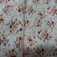 Coton blanc imprime petite fleurs ton rouge en 1 40m