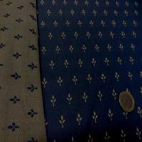 Coton faconne petite fleurs bleu a motifs beige9