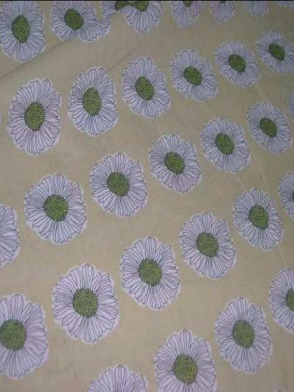 Coton fin beige imprime fleurs ton kaki