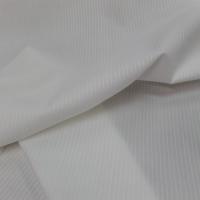 Coton fin blanc casse a fine rayures brodes