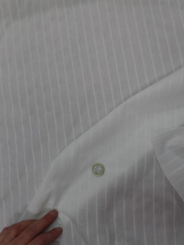 Coton fin blanc casse a rayures brodées