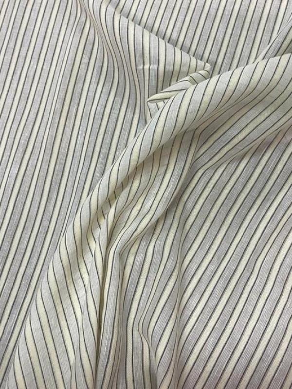 Coton fin blanc casse et ecrue a rayures brodees