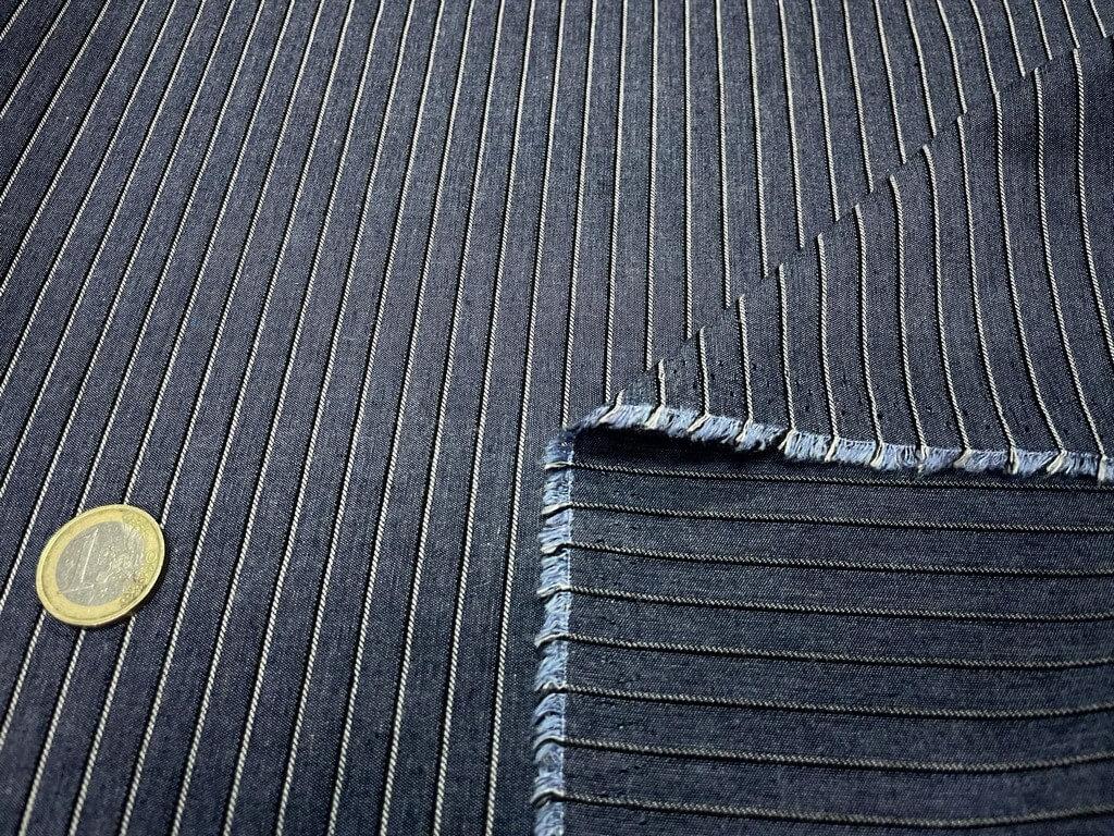 Coton fin bleu a rayures brode noir blanc3