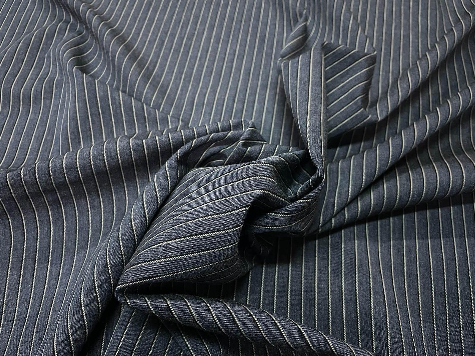 Coton fin bleu a rayures brode noir blanc5