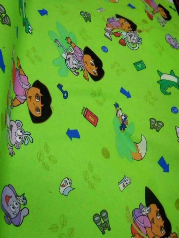 Coton imprime enfant vert dora l exploratrice