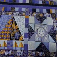 Coton imprime mauve violet et dore0