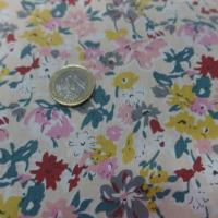 Coton popeline beige clair imprime liberty petite fleurs