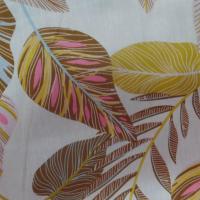tissu Coton 100% popeline beige imprimé feuillages ton marron ,bleu ,rose
