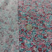 Coton popeline blanche imprime liberty fleurs bordeaux rose et bleu