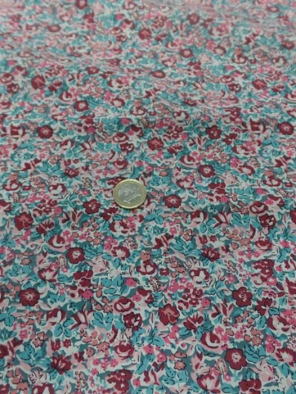 Coton popeline blanche imprime liberty fleurs bordeaux rose et bleu