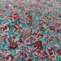 tissu coton popeline blanche imprime liberty fleurs bordeaux rose et bleu