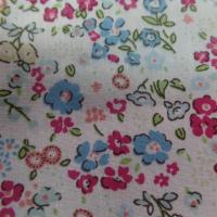 Coton popeline blanche imprimé liberty fleurs ton bleu,bordeaux et vert
