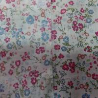 Coton popeline blanche imprimé liberty fleurs ton bleu,bordeaux et vert