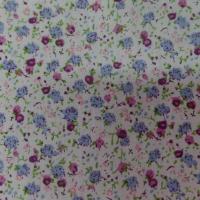 Coton popeline blanche imprime liberty fleurs ton bleu rose bordeaux