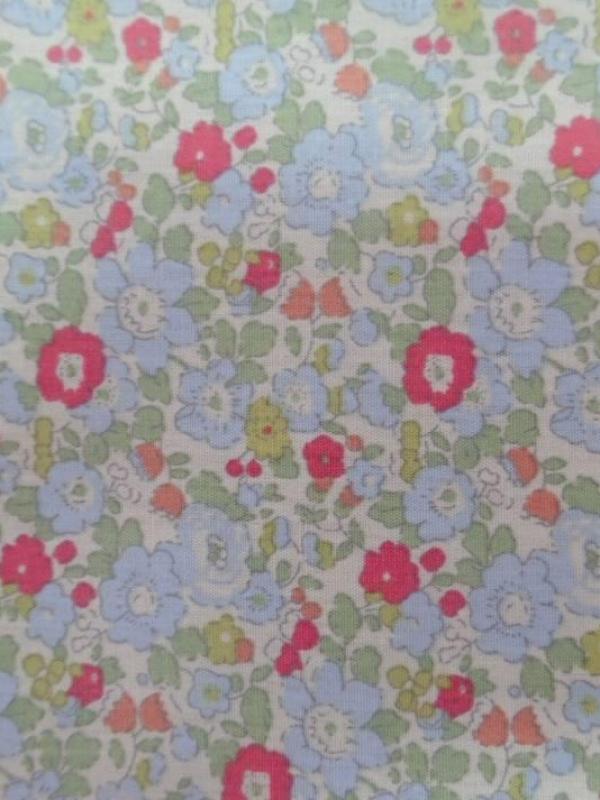 tissu coton 10%  popeline blanche imprimé liberty fleurs ton rouge,vert et bleu