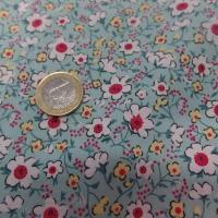 Coton popeline bleu lagon imprimé liberty fleurs ton blanc et rouge