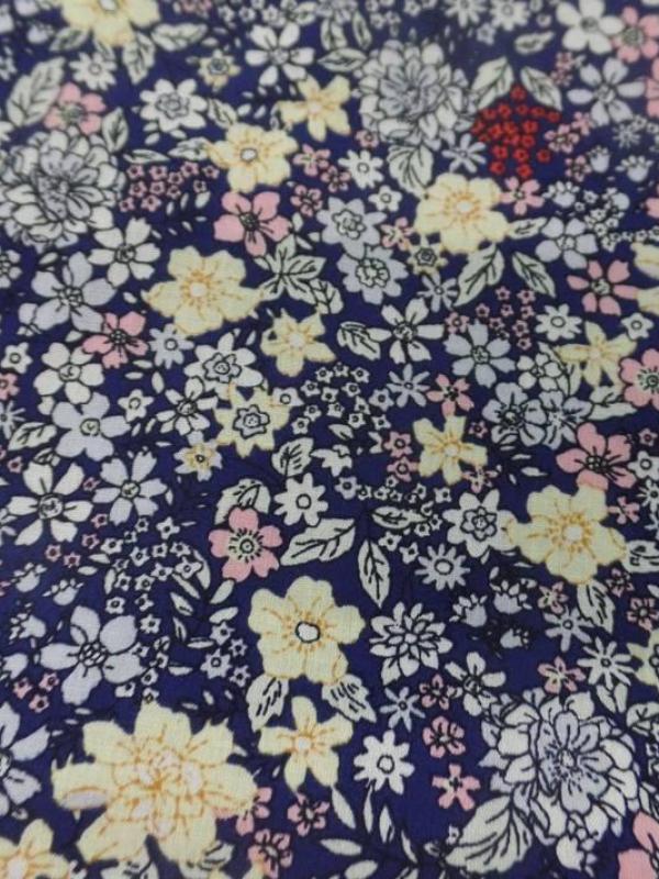 Coton popeline bleu nuit imprime liberty motifs petite fleurs