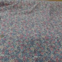 Coton popeline gris imprime liberty motifs fleurs saumon et beige