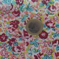 Coton popeline imprimé liberty fleurs ton  bordeaux ,bleu et rose