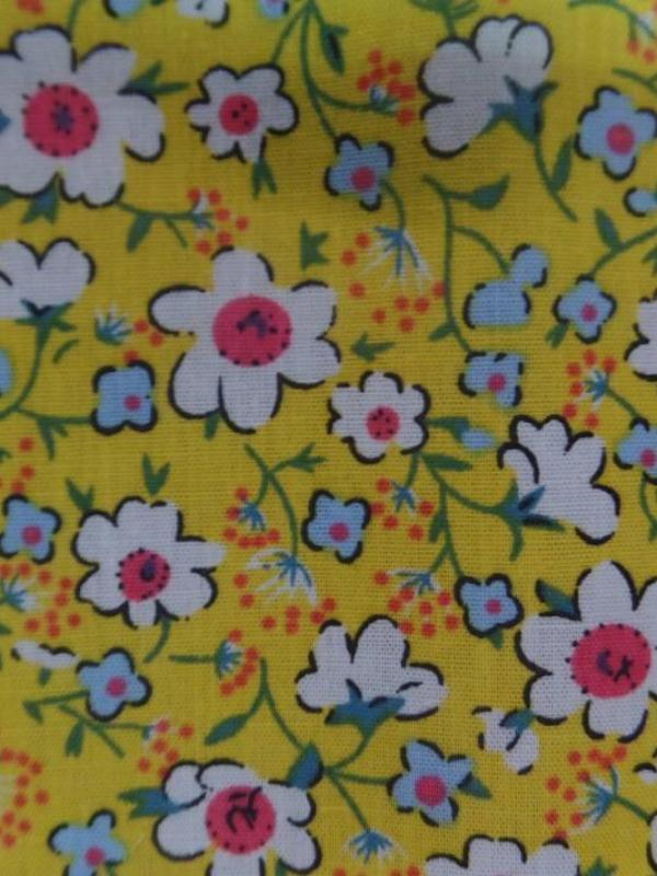 Coton popeline jaune imprime liberty fleurs ton blanc et rose4