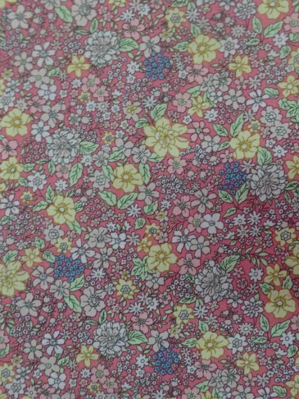 Coton popeline saumon imprime liberty motifs petite fleurs