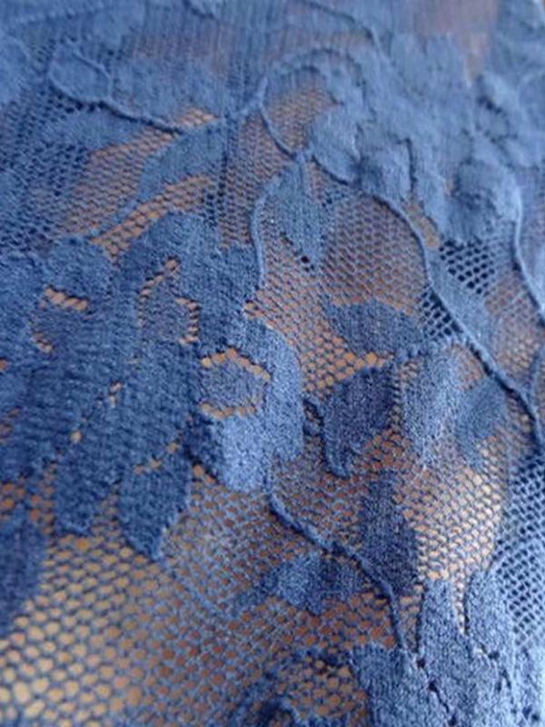Coupon de 2 m de resille lycra dentelle bleu klein