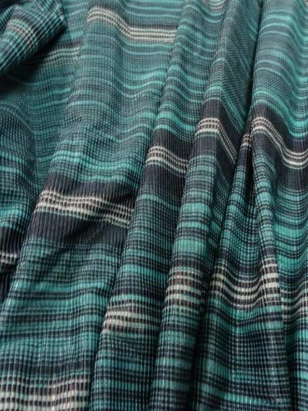 Coupon de 2m de polyamide lycra raye ton bleu
