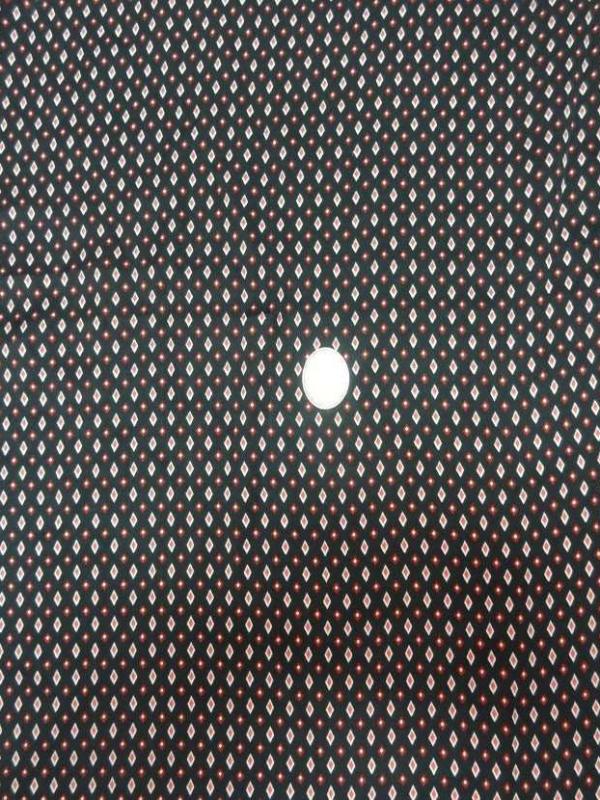 Coupon de beau satin noir imprime 1 50m