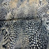 Coupon de beau satin noir imprime beige blanc casse et taupe 2m2
