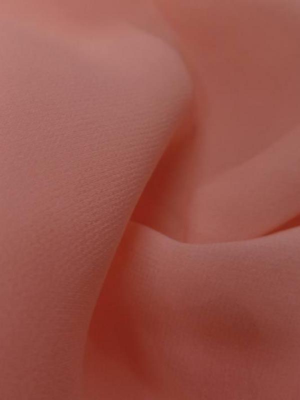 Coupon de crepe de soie fin ton rose clair 2 90m