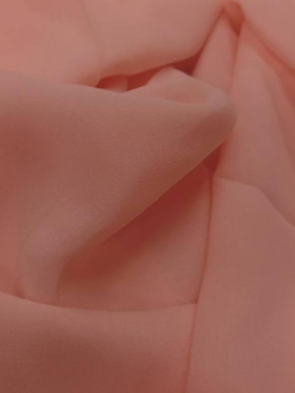 Coupon de crepe de soie fin ton rose clair 2 90m