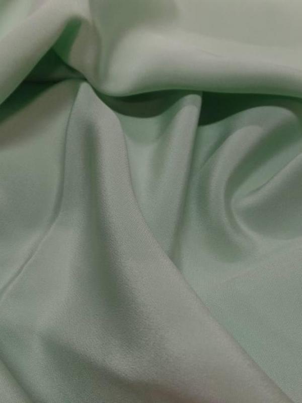 Coupon de crepe de soie vert clair