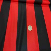 Coupon de jersey polyester a bandes rouge et noire 4m4