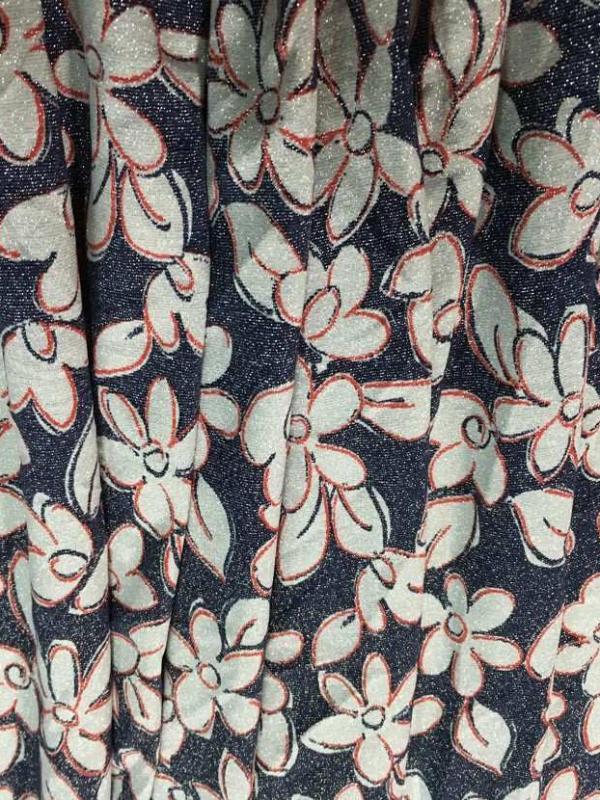 Coupon de lycra lurex metal imprime fleurs bleu blanc et rouge 2 20m