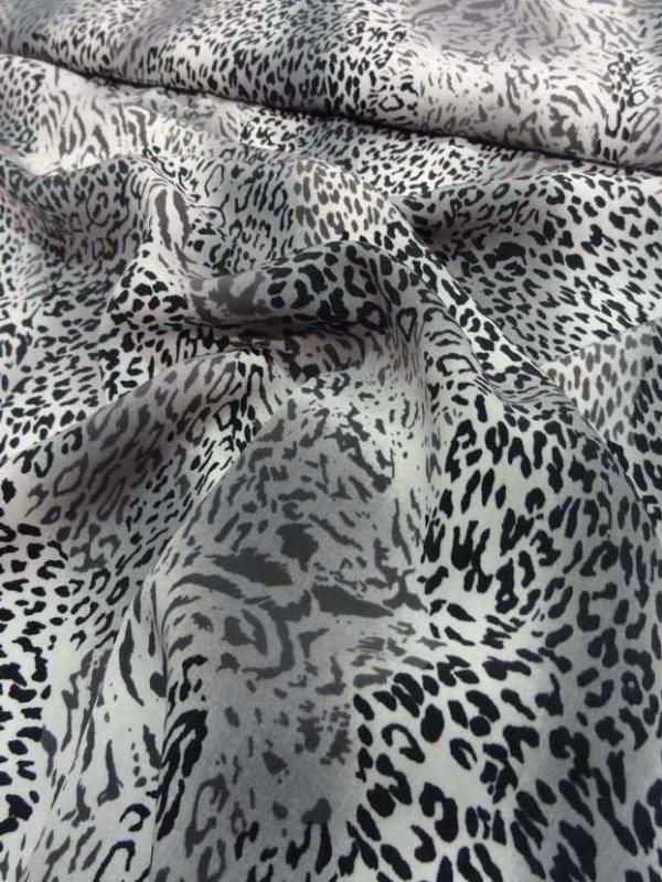 Coupon de microfibre imprime style leopard gris noir 1 70m3