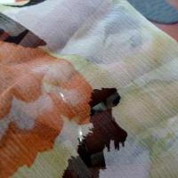 Coupon de mousseline de soie imprimee ton vert tilleul corail et noir 3 