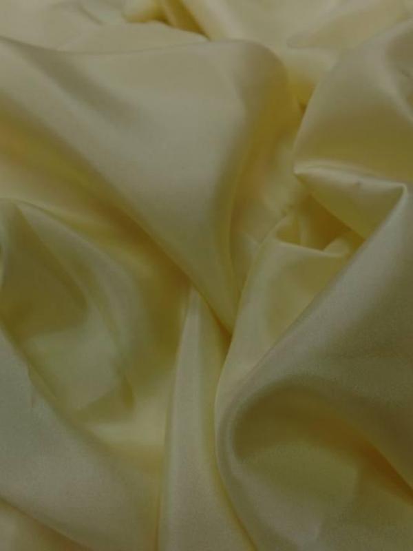 Coupon de ponge de soie jaune clair 2 20 sur 1 37m